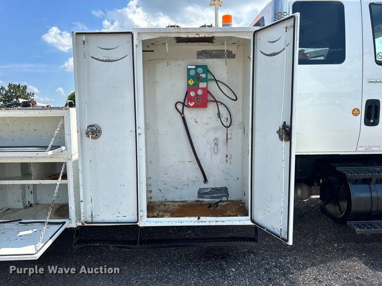 image for item EG0787 2009 International  WorkStar 7400 Crew Cab utility / service truck