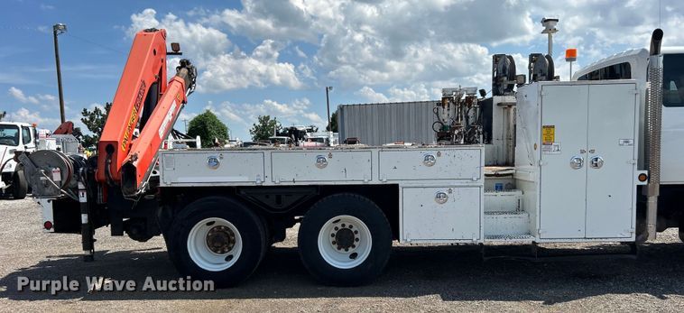 image for item EG0787 2009 International  WorkStar 7400 Crew Cab utility / service truck