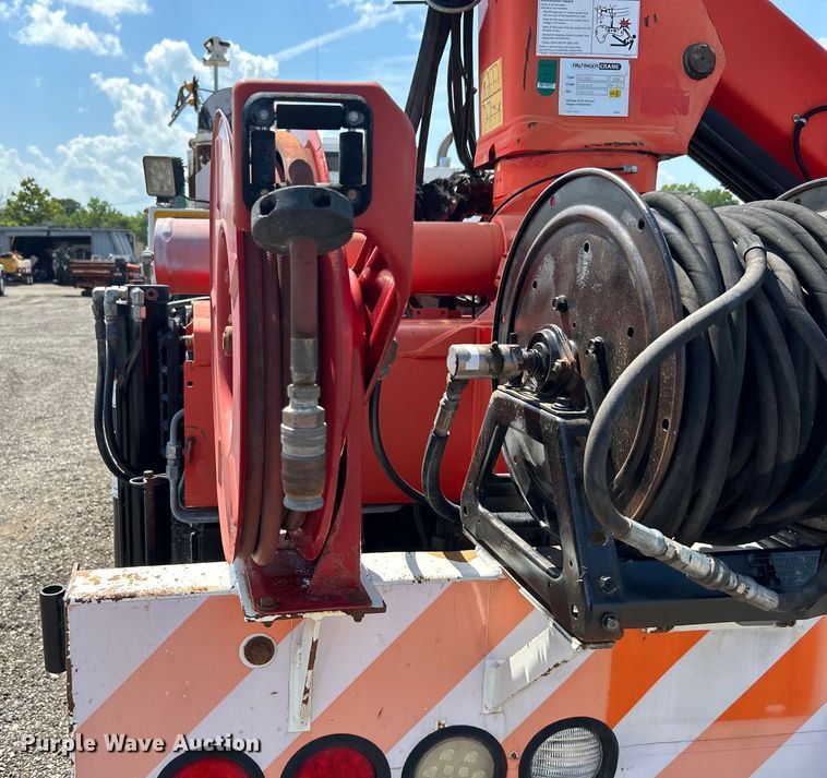 image for item EG0787 2009 International  WorkStar 7400 Crew Cab utility / service truck