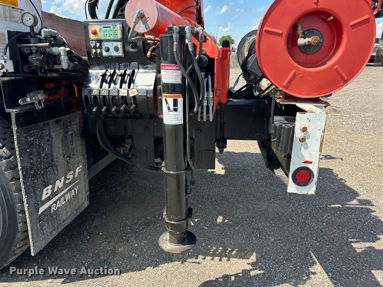 image for item EG0787 2009 International  WorkStar 7400 Crew Cab utility / service truck