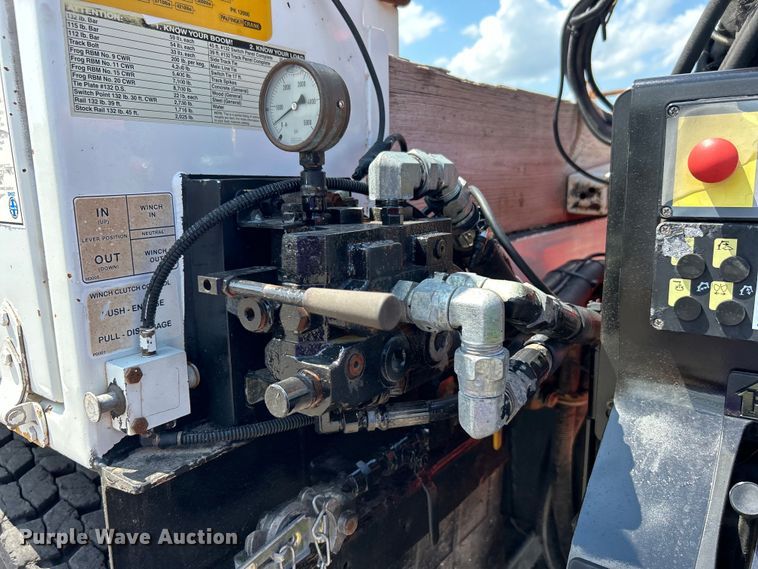 image for item EG0787 2009 International  WorkStar 7400 Crew Cab utility / service truck