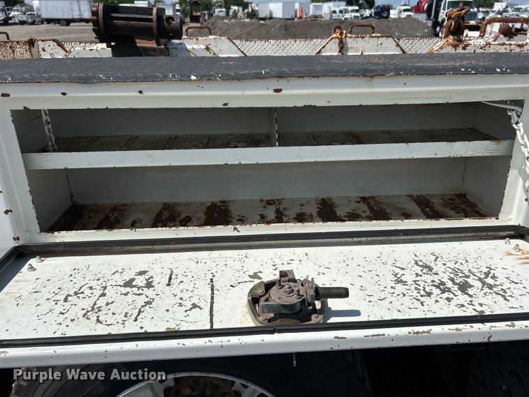 image for item EG0787 2009 International  WorkStar 7400 Crew Cab utility / service truck