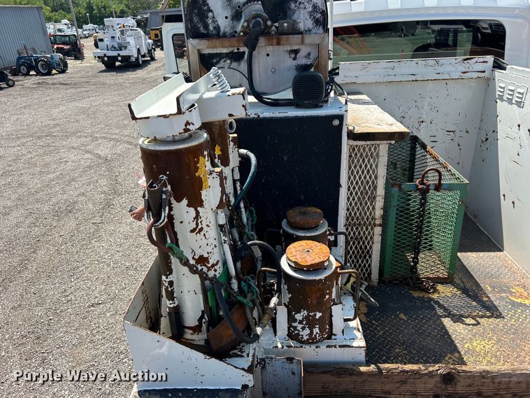 image for item EG0787 2009 International  WorkStar 7400 Crew Cab utility / service truck