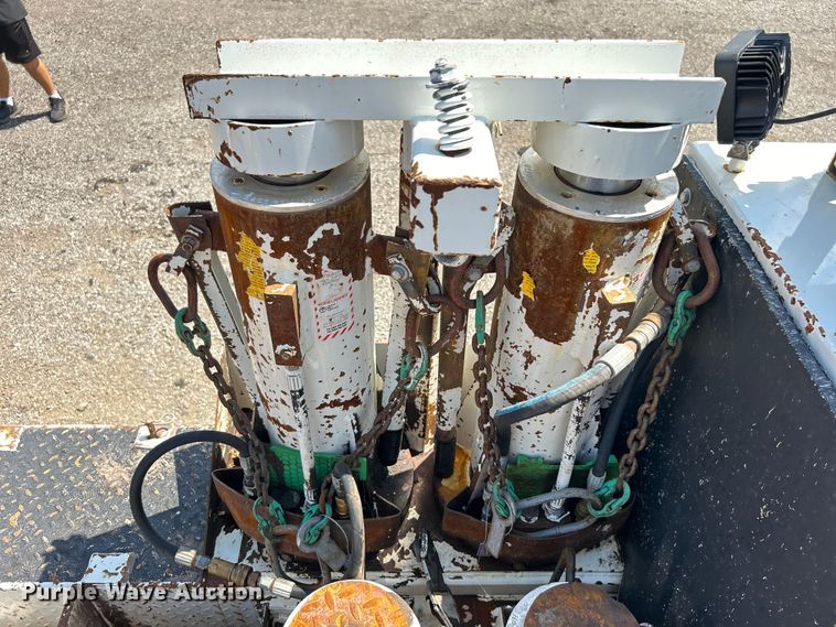 image for item EG0787 2009 International  WorkStar 7400 Crew Cab utility / service truck