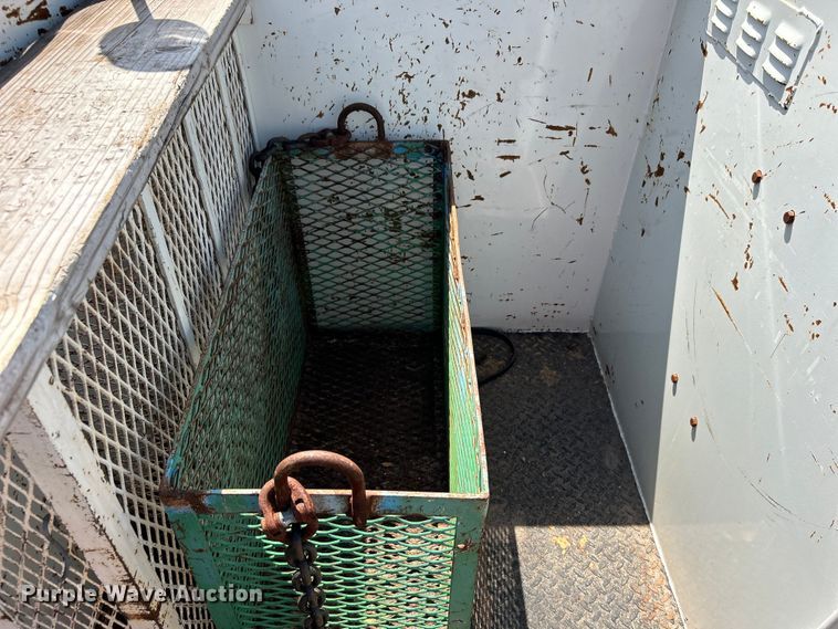 image for item EG0787 2009 International  WorkStar 7400 Crew Cab utility / service truck