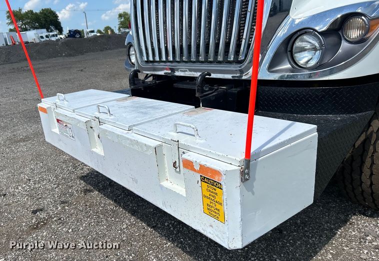 image for item EG0787 2009 International  WorkStar 7400 Crew Cab utility / service truck