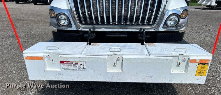 image for item EG0787 2009 International  WorkStar 7400 Crew Cab utility / service truck