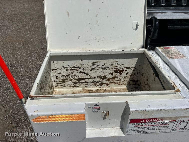 image for item EG0787 2009 International  WorkStar 7400 Crew Cab utility / service truck