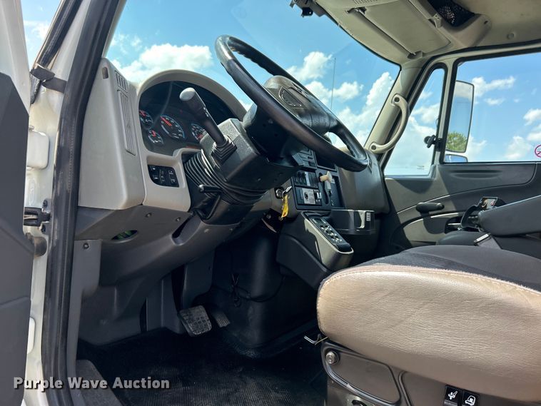 image for item EG0787 2009 International  WorkStar 7400 Crew Cab utility / service truck