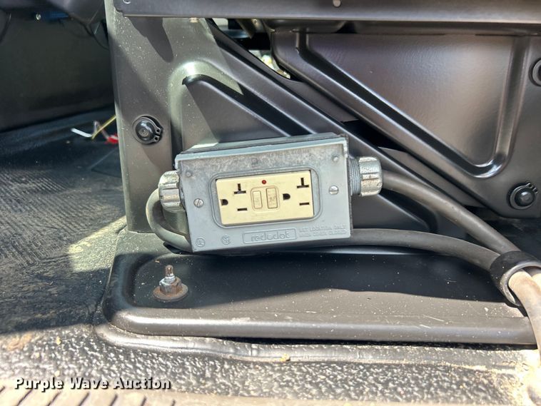 image for item EG0787 2009 International  WorkStar 7400 Crew Cab utility / service truck