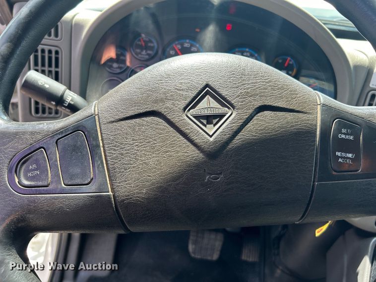 image for item EG0787 2009 International  WorkStar 7400 Crew Cab utility / service truck