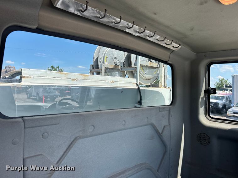 image for item EG0787 2009 International  WorkStar 7400 Crew Cab utility / service truck