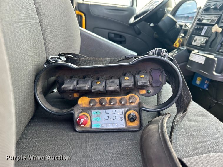 image for item EG0787 2009 International  WorkStar 7400 Crew Cab utility / service truck