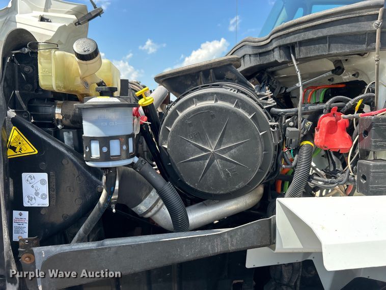 image for item EG0787 2009 International  WorkStar 7400 Crew Cab utility / service truck