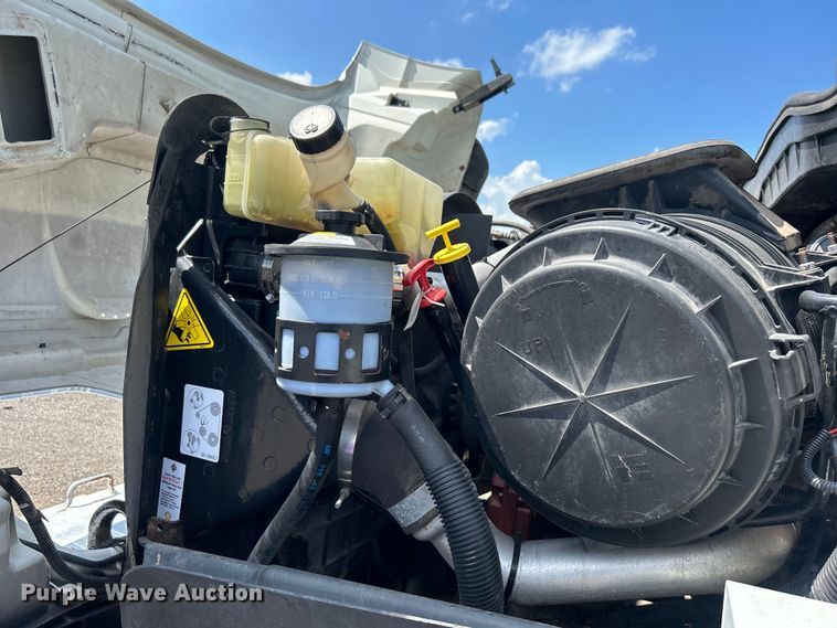 image for item EG0787 2009 International  WorkStar 7400 Crew Cab utility / service truck