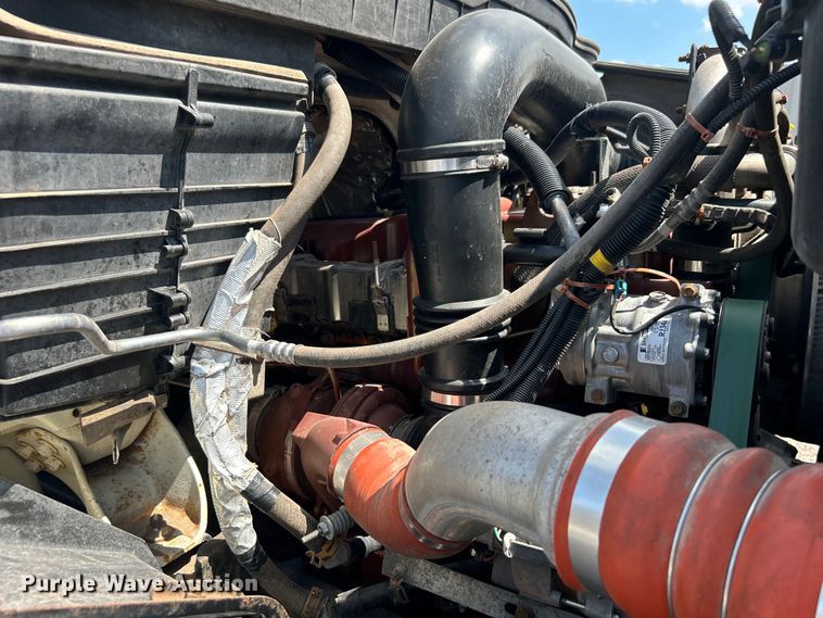 image for item EG0787 2009 International  WorkStar 7400 Crew Cab utility / service truck