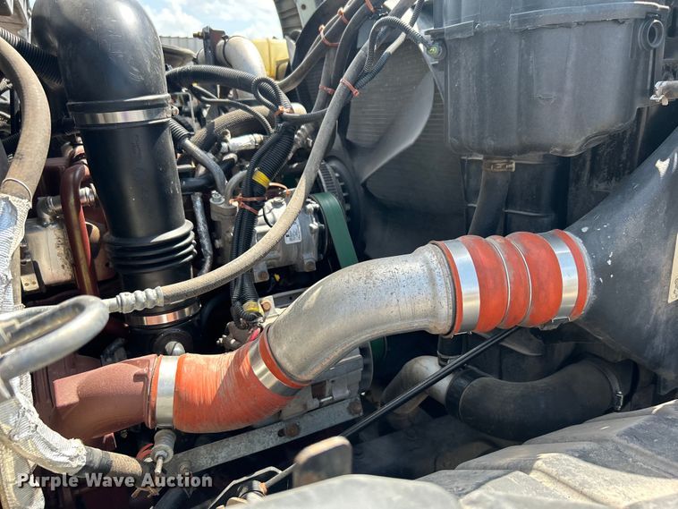 image for item EG0787 2009 International  WorkStar 7400 Crew Cab utility / service truck