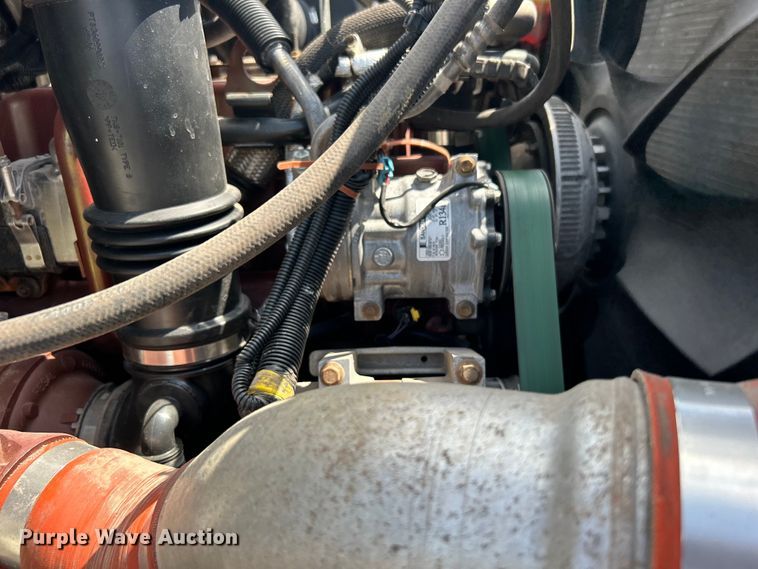 image for item EG0787 2009 International  WorkStar 7400 Crew Cab utility / service truck