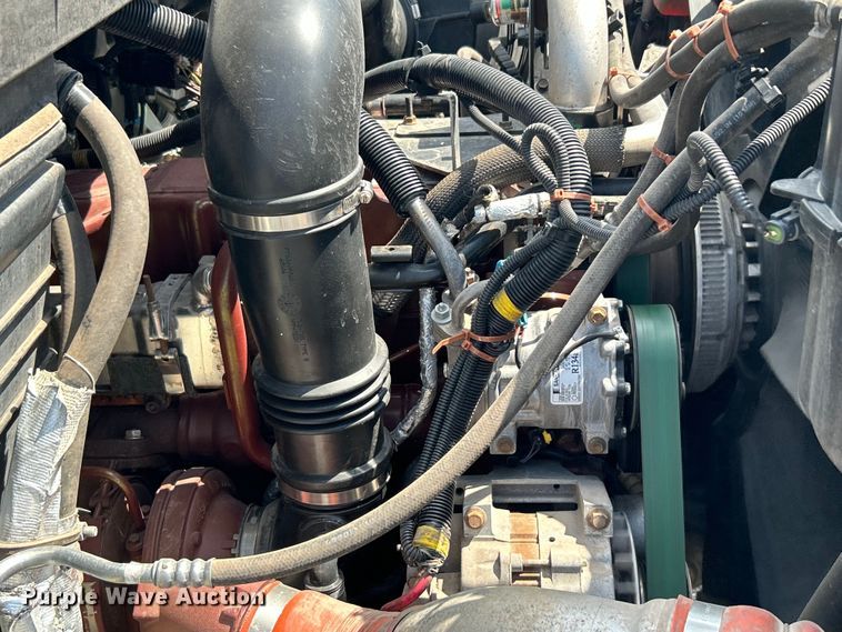 image for item EG0787 2009 International  WorkStar 7400 Crew Cab utility / service truck