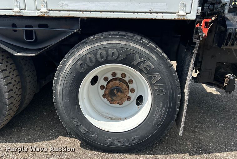 image for item EG0787 2009 International  WorkStar 7400 Crew Cab utility / service truck