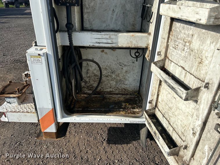 image for item EG0790 2008 Sterling  Acterra utility / service truck