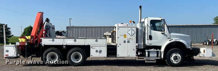 image for item EG0791 2010 Freightliner  Business Class M2 crane truck