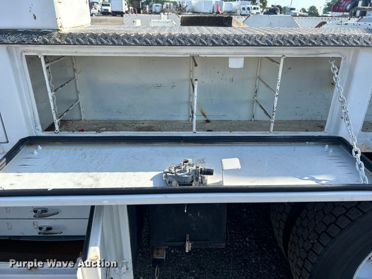 image for item EG0791 2010 Freightliner  Business Class M2 crane truck