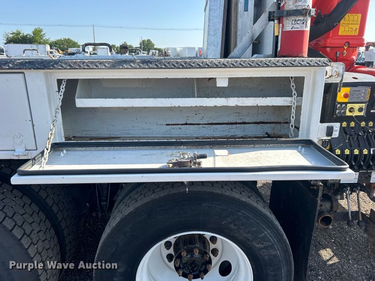 image for item EG0791 2010 Freightliner  Business Class M2 crane truck