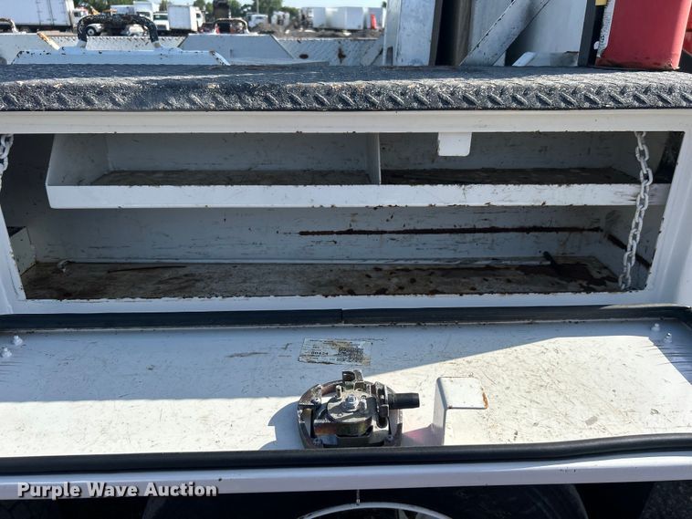 image for item EG0791 2010 Freightliner  Business Class M2 crane truck