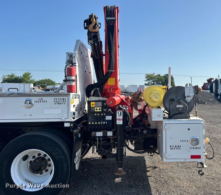 image for item EG0791 2010 Freightliner  Business Class M2 crane truck