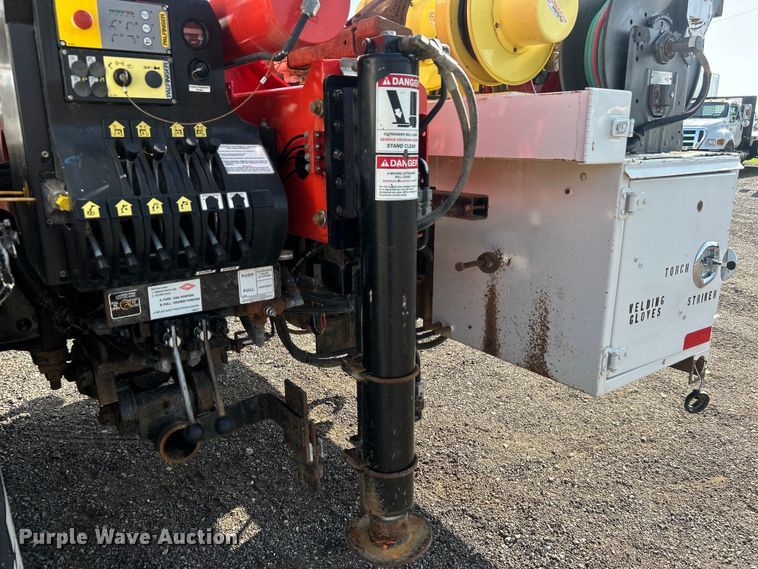 image for item EG0791 2010 Freightliner  Business Class M2 crane truck