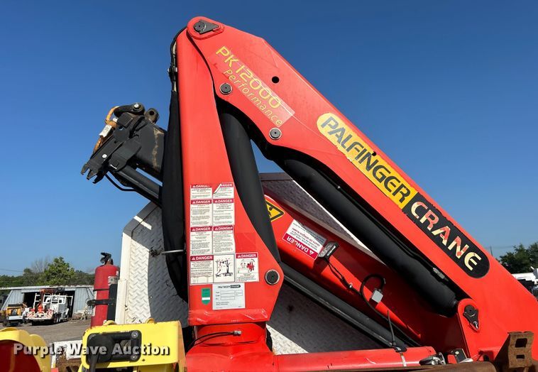 image for item EG0791 2010 Freightliner  Business Class M2 crane truck