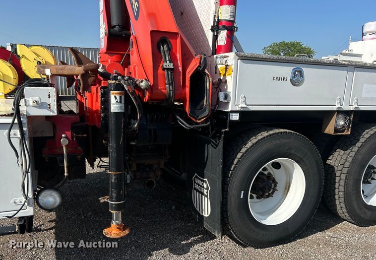 image for item EG0791 2010 Freightliner  Business Class M2 crane truck