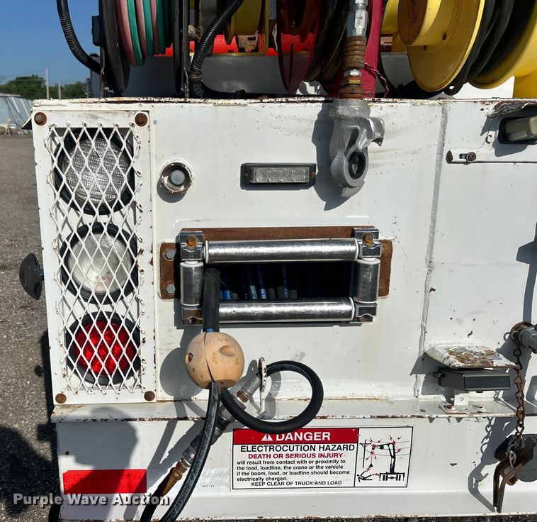 image for item EG0791 2010 Freightliner  Business Class M2 crane truck