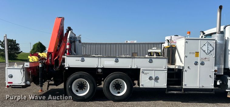 image for item EG0791 2010 Freightliner  Business Class M2 crane truck