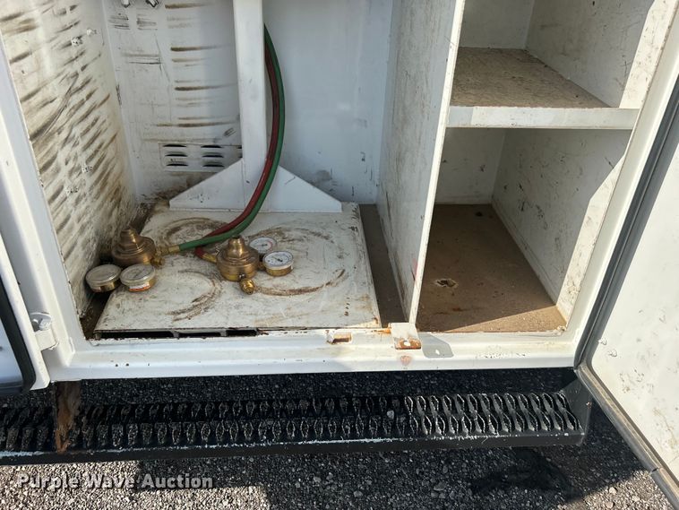 image for item EG0791 2010 Freightliner  Business Class M2 crane truck