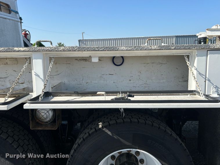 image for item EG0791 2010 Freightliner  Business Class M2 crane truck