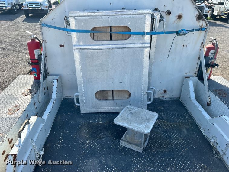 image for item EG0791 2010 Freightliner  Business Class M2 crane truck