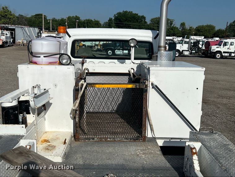 image for item EG0791 2010 Freightliner  Business Class M2 crane truck