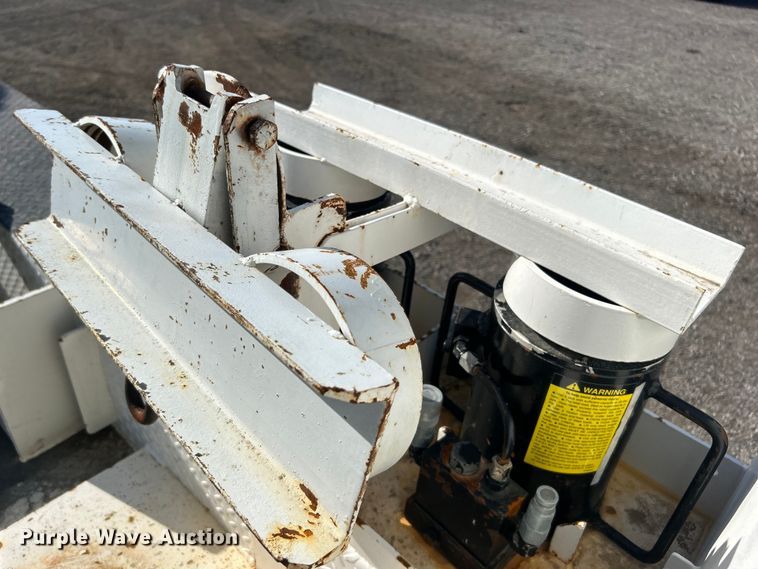 image for item EG0791 2010 Freightliner  Business Class M2 crane truck