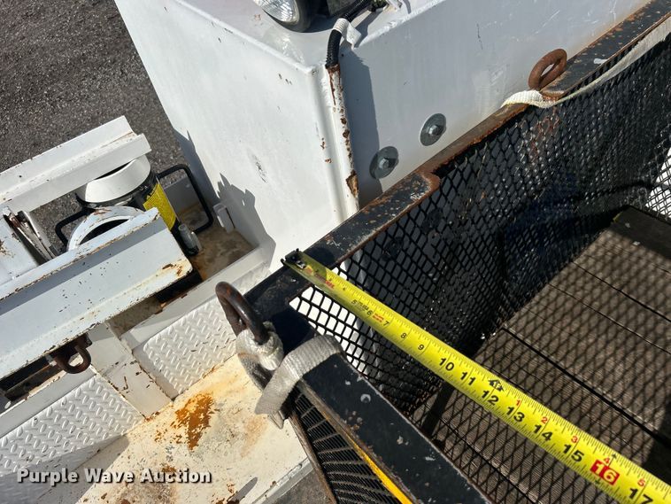 image for item EG0791 2010 Freightliner  Business Class M2 crane truck