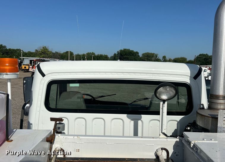 image for item EG0791 2010 Freightliner  Business Class M2 crane truck