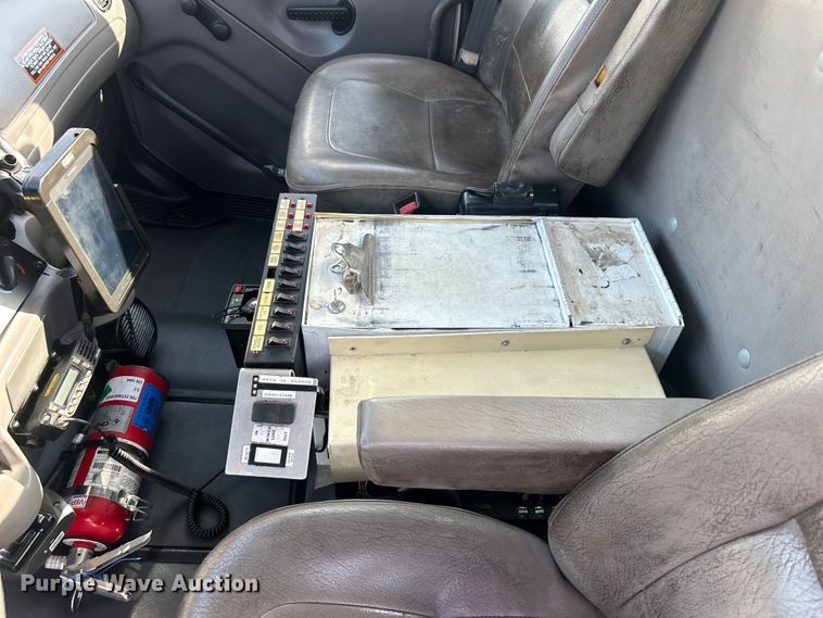 image for item EG0791 2010 Freightliner  Business Class M2 crane truck