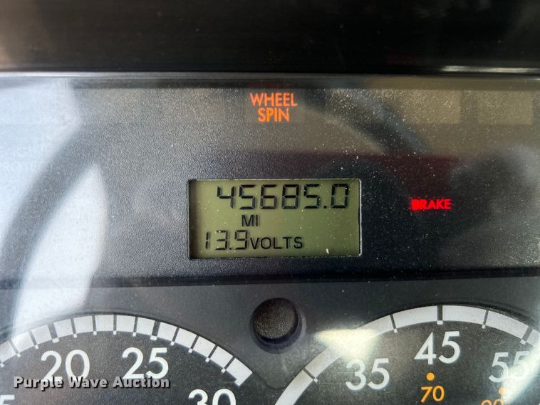 image for item EG0791 2010 Freightliner  Business Class M2 crane truck