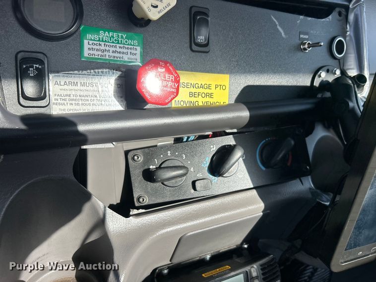 image for item EG0791 2010 Freightliner  Business Class M2 crane truck