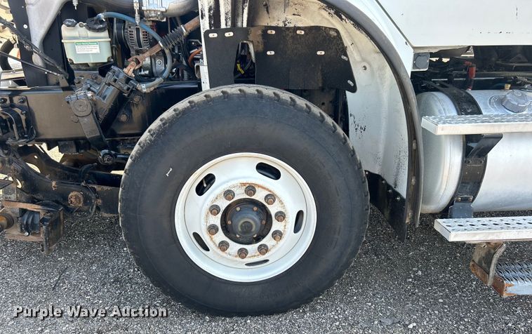 image for item EG0791 2010 Freightliner  Business Class M2 crane truck