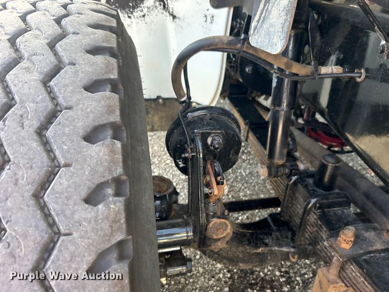 image for item EG0791 2010 Freightliner  Business Class M2 crane truck