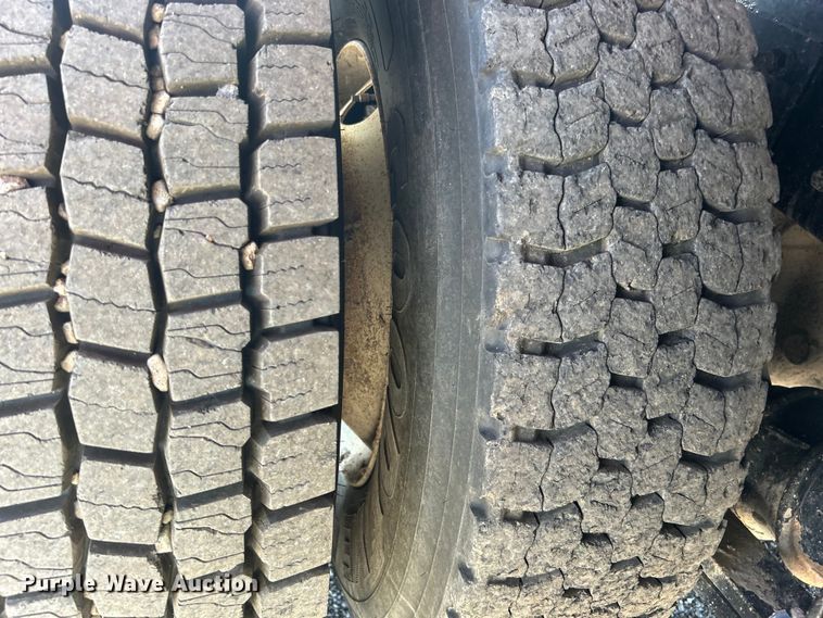 image for item EG0791 2010 Freightliner  Business Class M2 crane truck