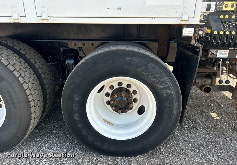 image for item EG0791 2010 Freightliner  Business Class M2 crane truck