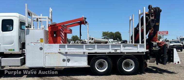 image for item EG0795 2007 Freightliner  Business Class M2 crane truck